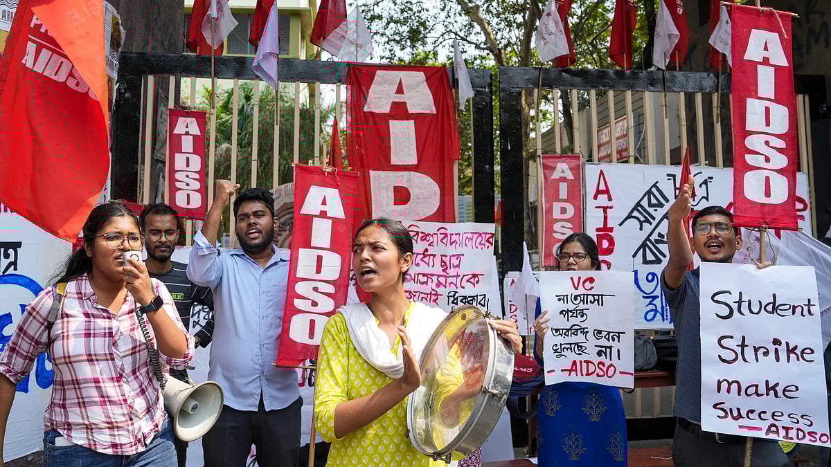 AIDSO strike demanding resignation of education minister Bratya Basu
