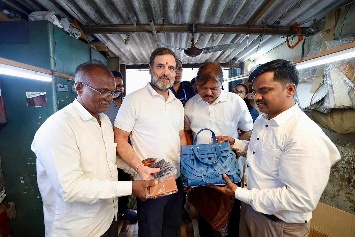Gifts for the Gandhi family, from Dharavi's leather-crafting professionals
