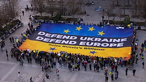 Demonstration outside European Parliament calls to seize Russia's frozen billions to defend EU, Ukraine