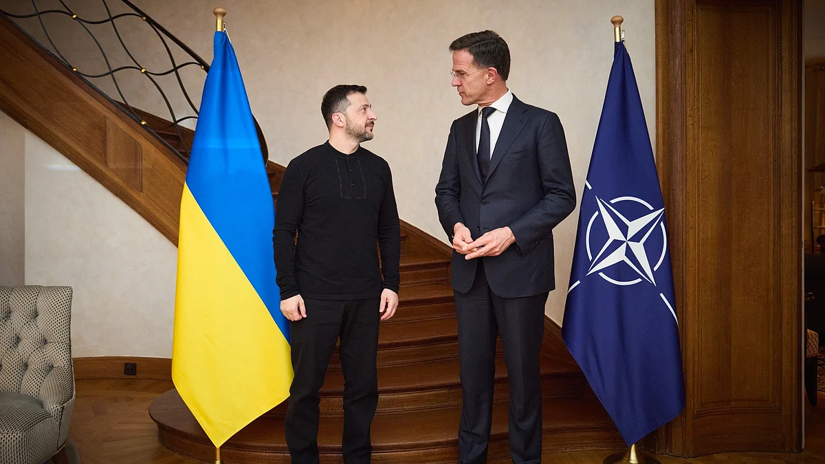 NATO chief Mark Rutte (R) will lead the majority of NATO nations in brainstorming on Ukraine's defence