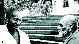 Mahatma Gandhi and Sree Narayana Guru discuss caste discrimination among HIndus