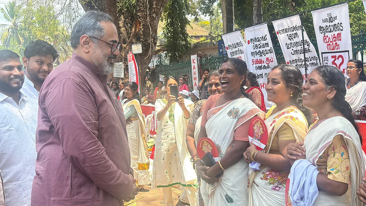 BJP's Rajeev Chandrasekhar greets protesting ASHA workers amid Attukal Pongala festivities