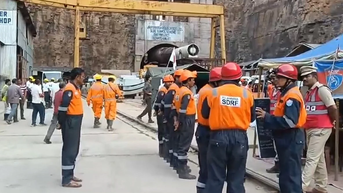 Rescue operation underway in Nagarkurnool on 12 March (photo: PTI)