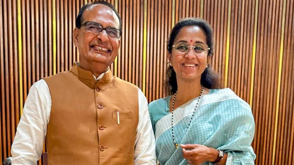 Shivraj Singh Chouhan with NCP (SP) leader Supriya Sule (photo: PTI)