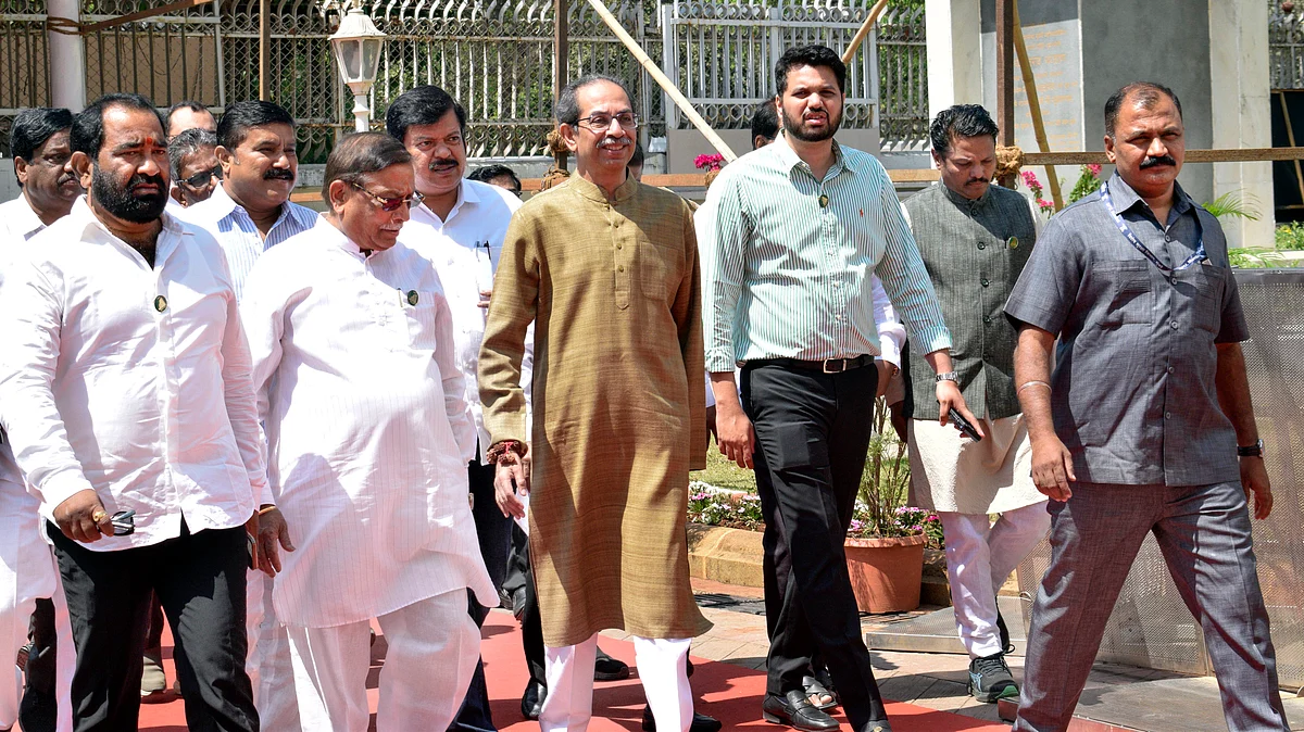 Uddhav Thackeray mocks the BJP-RSS and the Fadnavis govt amid the fuss over Aurangzeb's tomb