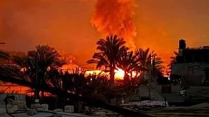 Israeli bombs struck near dawn (photo: @Meknunnn/X)