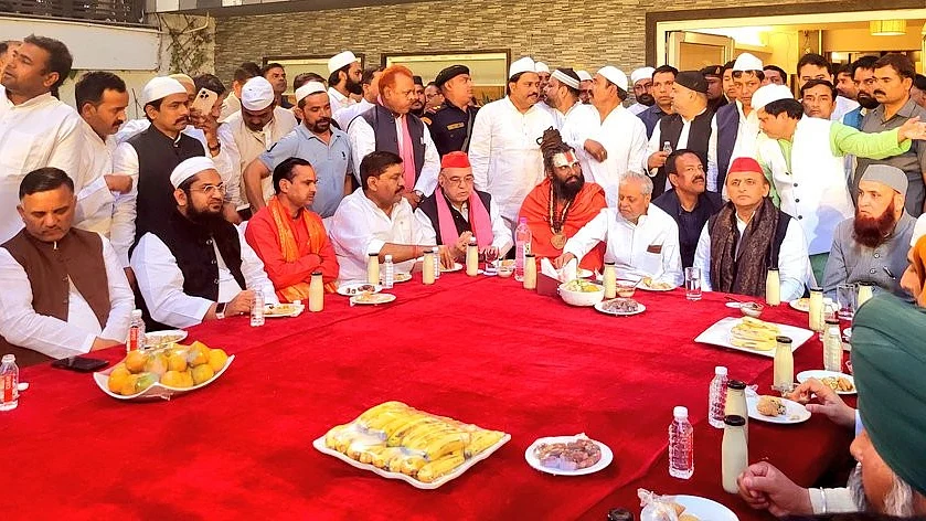 Samajwadi Party chief Akhilesh Yadav at an interfaith iftar party 