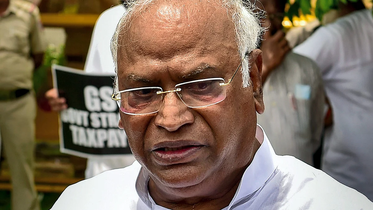 Congress leader Mallikarjun Kharge (photo: PTI)