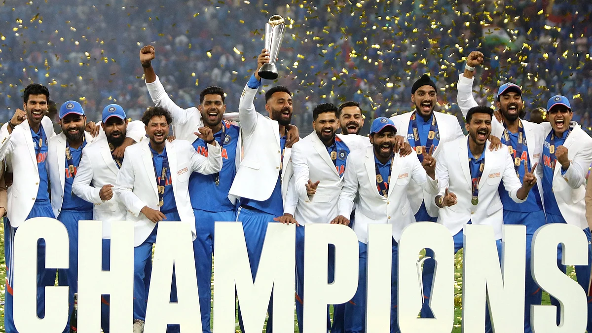 Indian players celebrate after winning ICC Champions Trophy in Dubai on 9 March (photo: IANS)