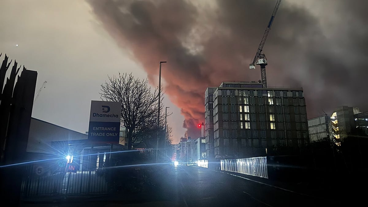 Fire at electrical substation in London on 21 March (photo: @sneekerzdude/X)