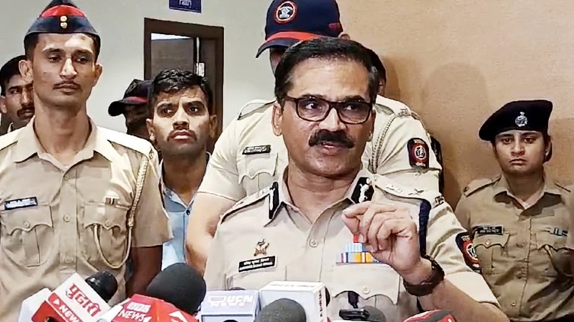 Police commissioner Ravinder Singal addresses the media in Nagpur on 20 March (photo: PTI)