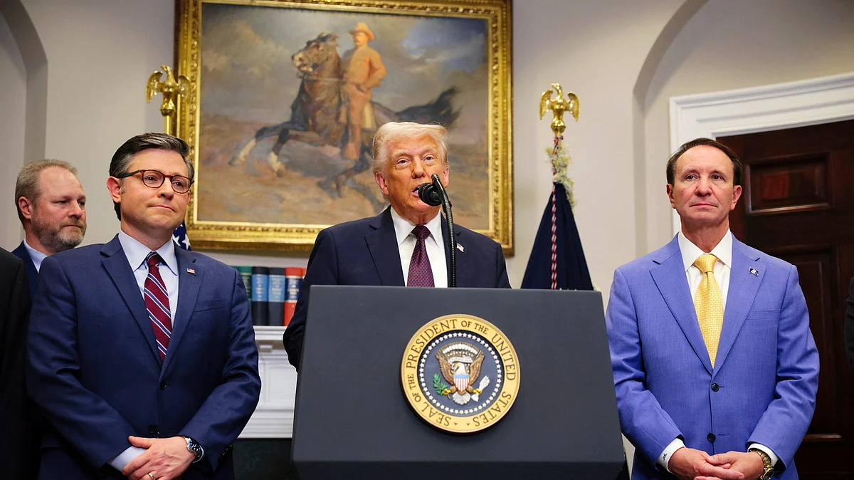 (L-R) House Speaker Mike Johnson, Donald Trump, Louisiana governor Jeff Landry (photo: PTI)