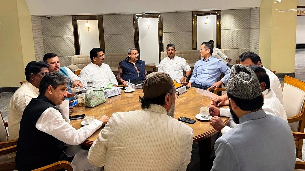 Opposition JPC MPs discuss a Waqf Bill meeting (file photo)