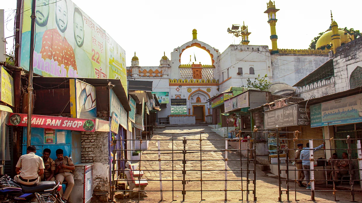 Aurangzeb's tomb in Shambhajinagar, Maharashtra