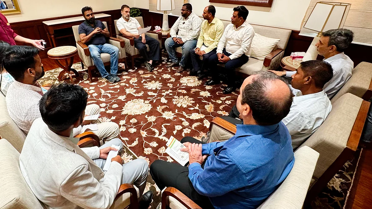 The ICICI Bank delegation with Rahul Gandhi (photo: @INCIndia/X)