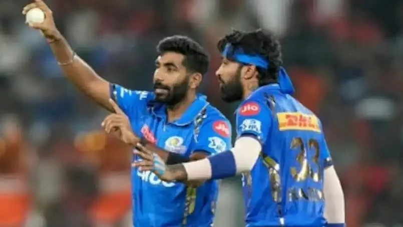 Jasprit Bumrah with Hardik Pandya, Mumbai Indians captain (photo: BCCI)