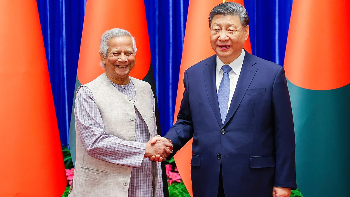 Muhammad Yunus with Chinese president XI Jinping (photo: PTI)