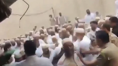 BNP and Jamaat workers clash in Bangladesh (photo: IANS)