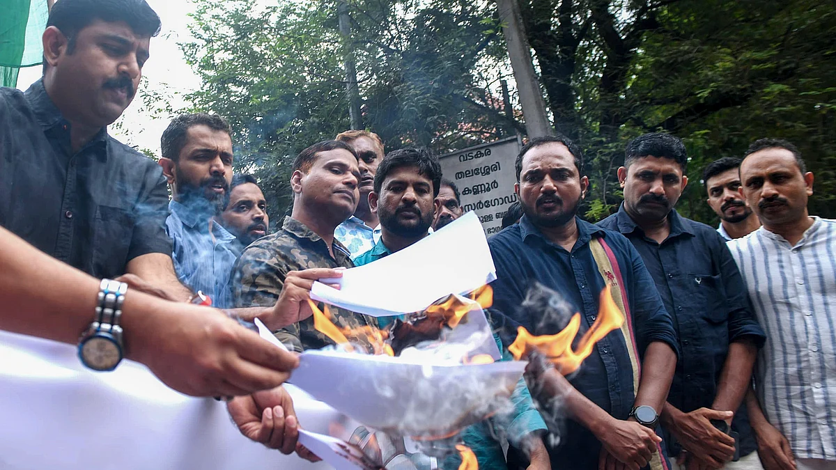 Members of the Muslim Youth League protest in Kozhikode on 2 April (photo: PTI)