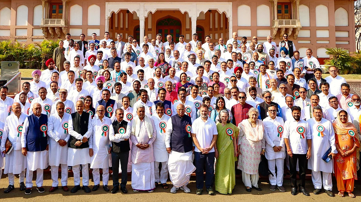 The CWC at Ahmedabad's Sardar Vallabhbhai Patel Memorial (photo: PTI via AICC)