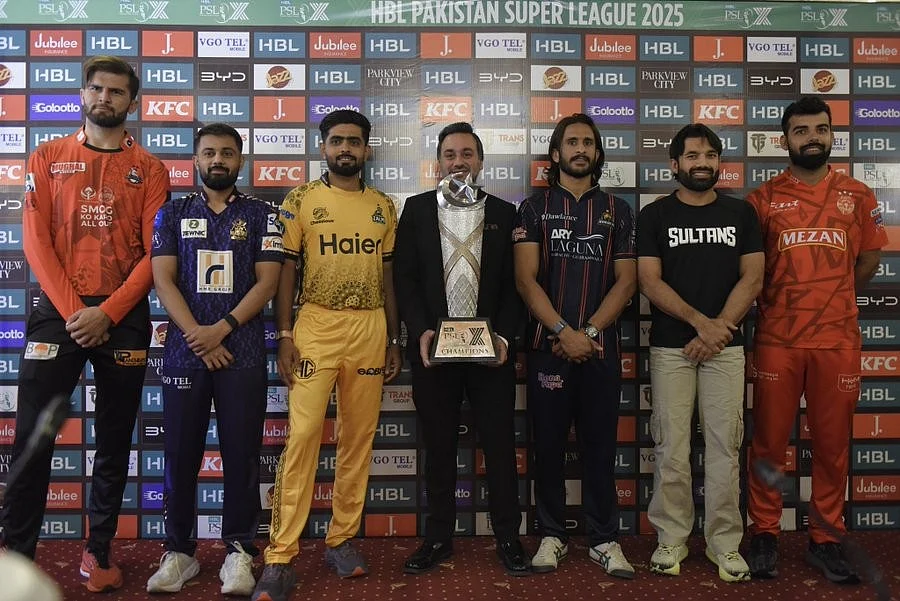 Captains of PSL teams, along with Karachi Kings vice-captain Hasan Ali