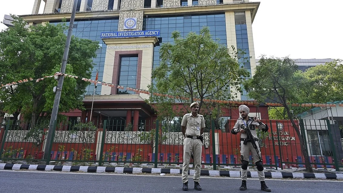 Policemen outside NIA headquarters in New Delhi on 11 April (photo: Vipin/NH)