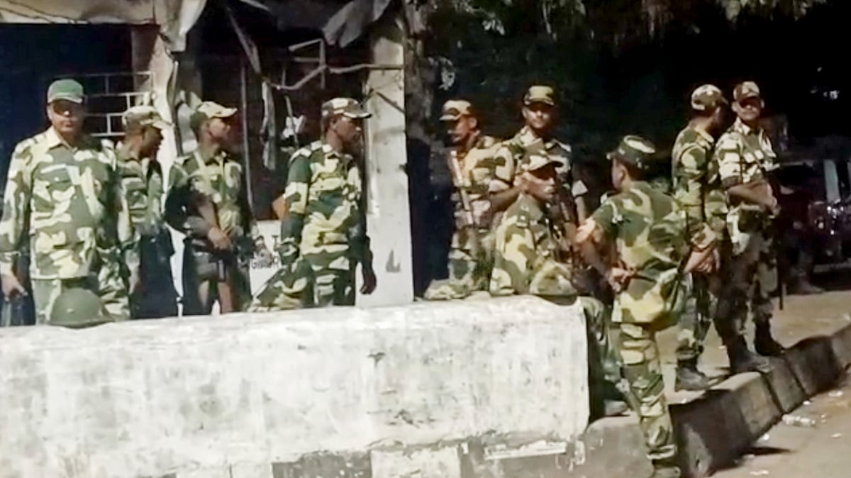 Security forces patrol Murshidabad on 13 April (photo: PTI)