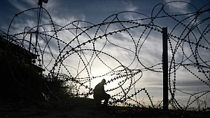Troops to remain in Gaza, Lebanon, Syria indefinitely: Israeli def. min.