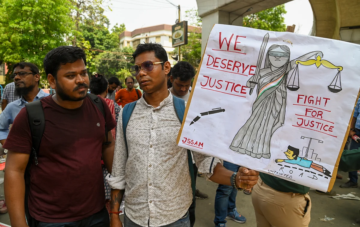 School jobs protest: Gheraoed SSC chairman gets to leave office after 40 hours