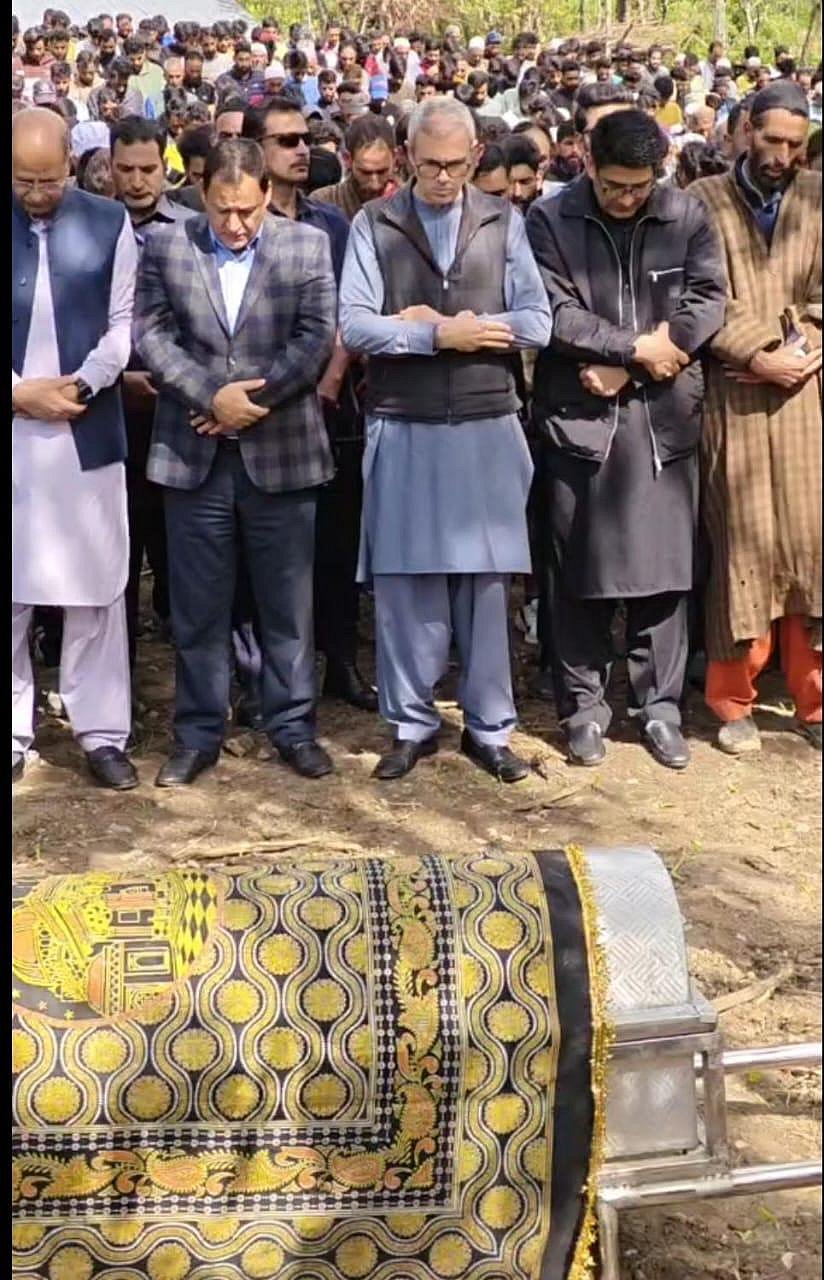 Omar Abdullah (centre) at the funeral of Syed Adil Hussain Shah
