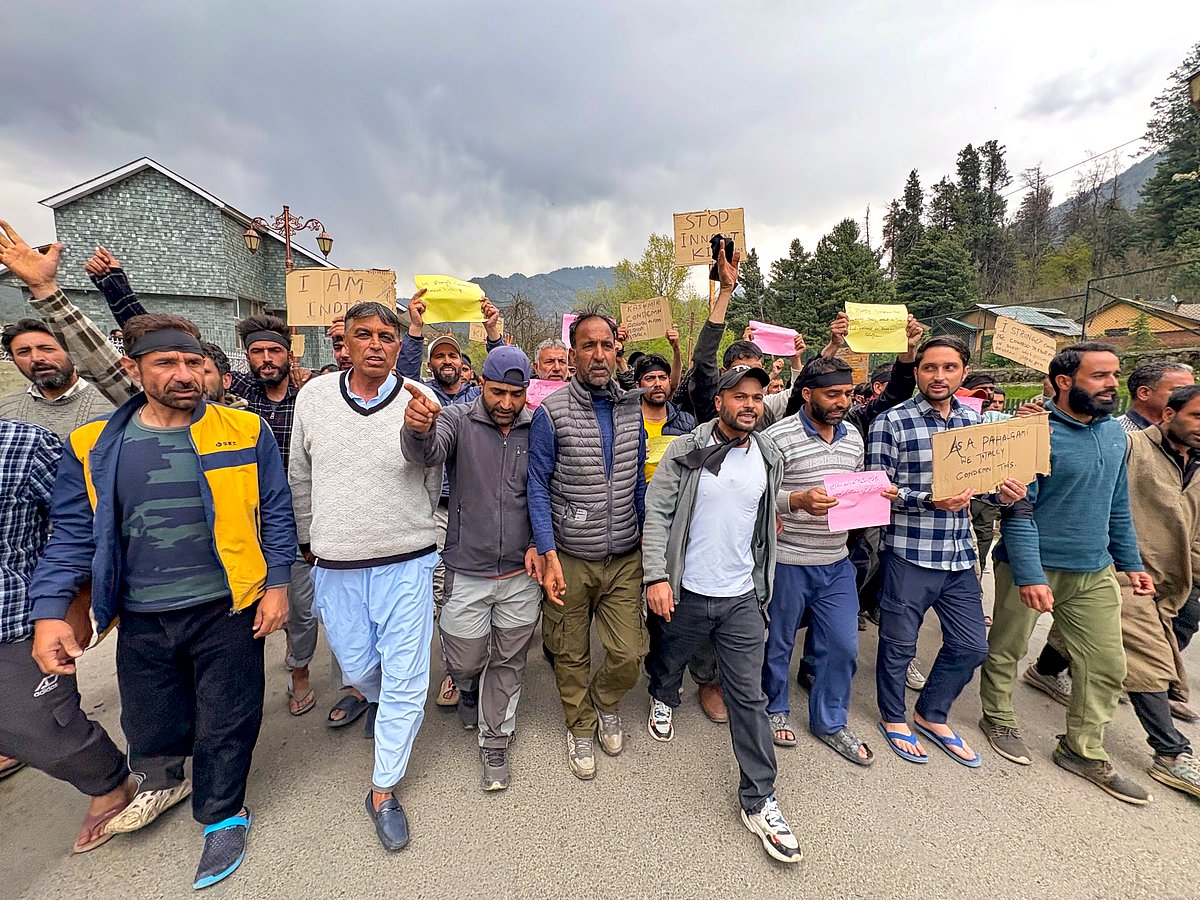 The Pahalgam Taxi Owners Association protests the terror attack during a bandh in Anantnag district