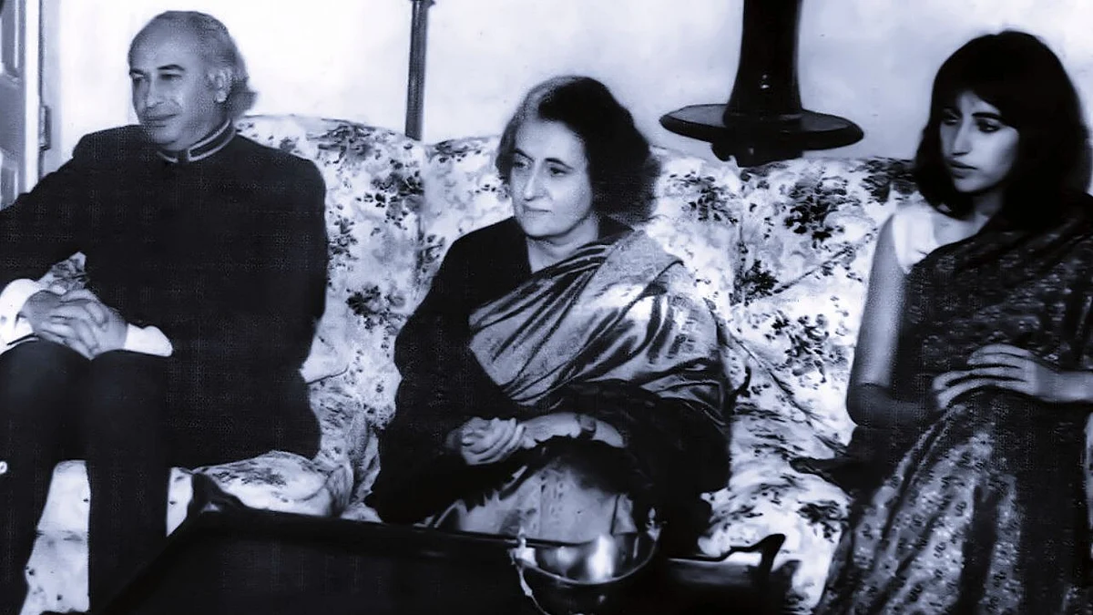 (L-R): Zulfiqar Ali Bhutto, Indira Gandhi and Benazir Bhutto in Simla, 1972 (file photo)