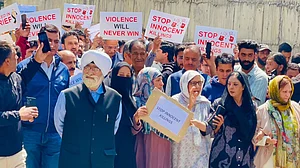 Following threats, Kashmiri students flee hostels, students' bodies step in with support across India