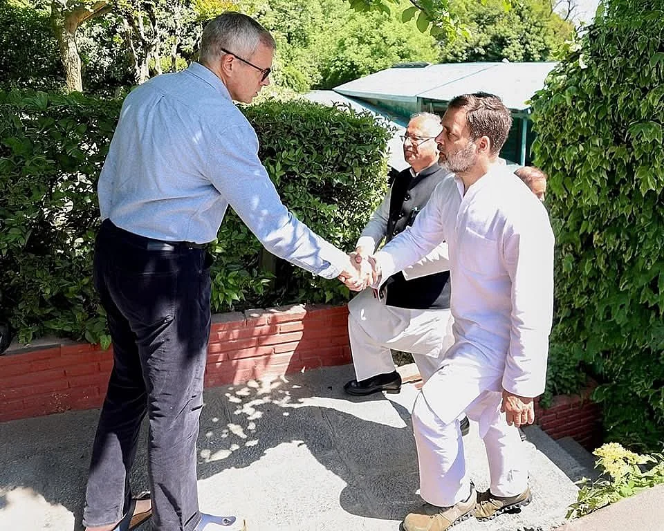 Chief minister Omar Abdullah greets Lok Sabha LoP Rahul Gandhi on his arrival at Hari Niwas, Srinagar