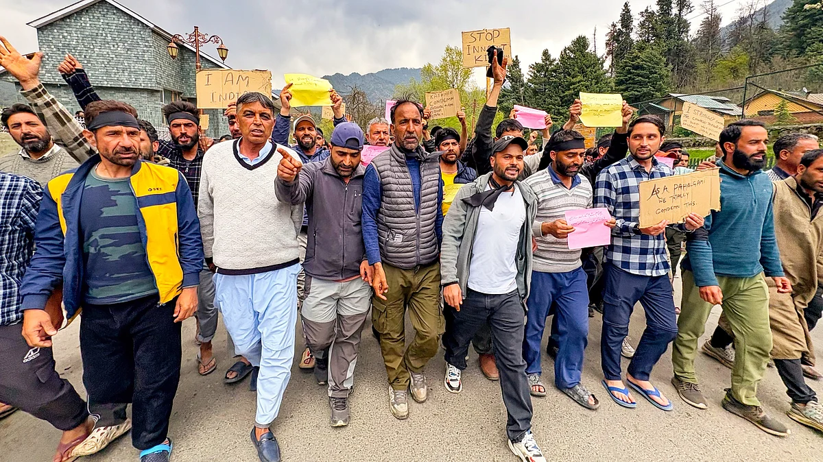 The Pahalgam Taxi Owners Association protests the terror attack in Anantnag district