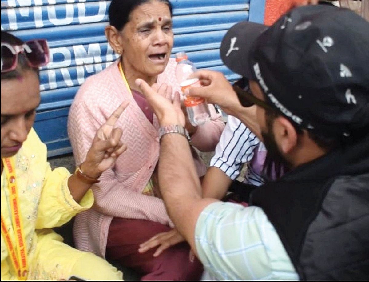 The people of Kashmir stepped forward to help the tourists