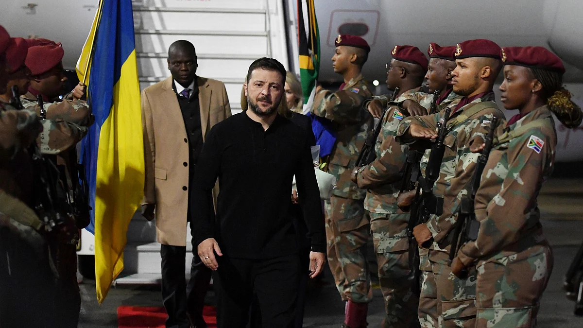 Ukrainian President Volodymyr Zelenskyy arrives in South Africa on 24 April (photo: AP/PTI)
