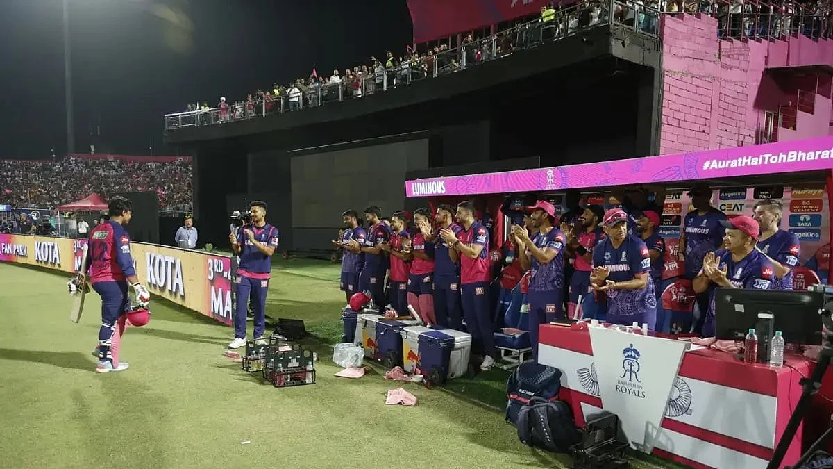 Vaibhav Suryavanshi gets a royal treatment from his teammates (photo: BCCI)