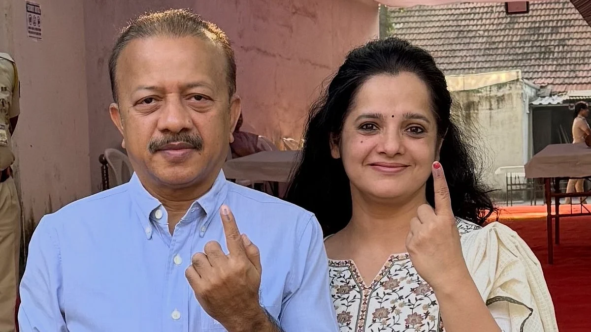 Deven Bharti (left), incoming Mumbai Police commissioner