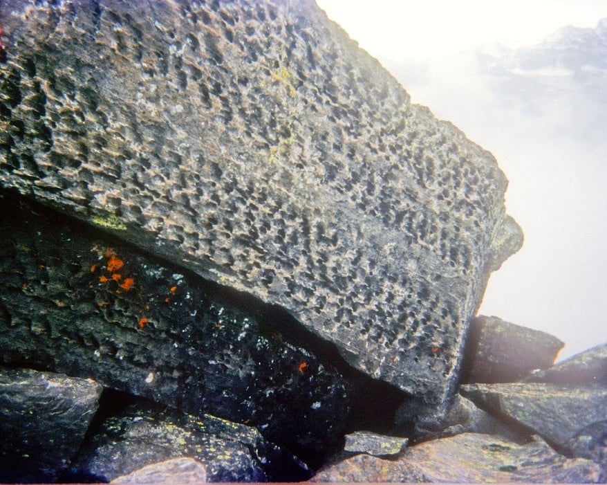 The strange boulder (photo: author)