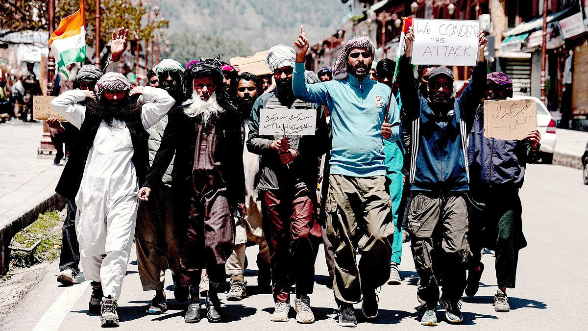 Locals protest the killing of tourists in Pahalgam, 27 April