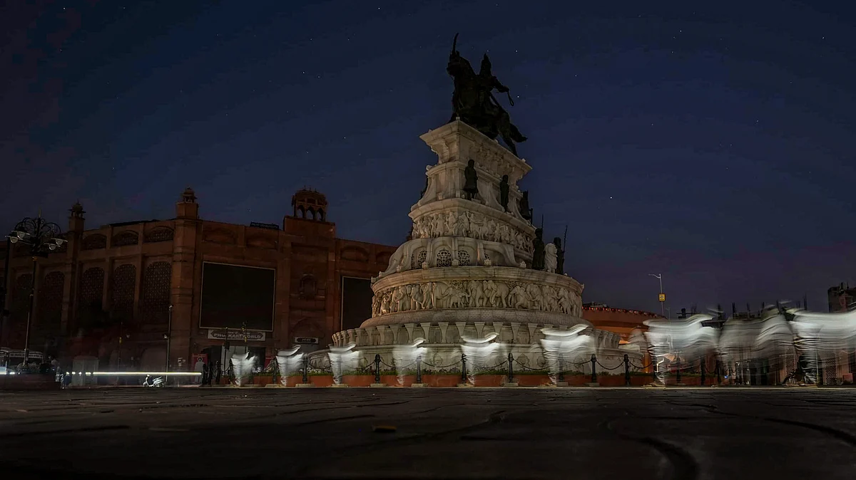 View of a blackout at Golden Temple premises in Amritsar on 8 May (photo: PTI)