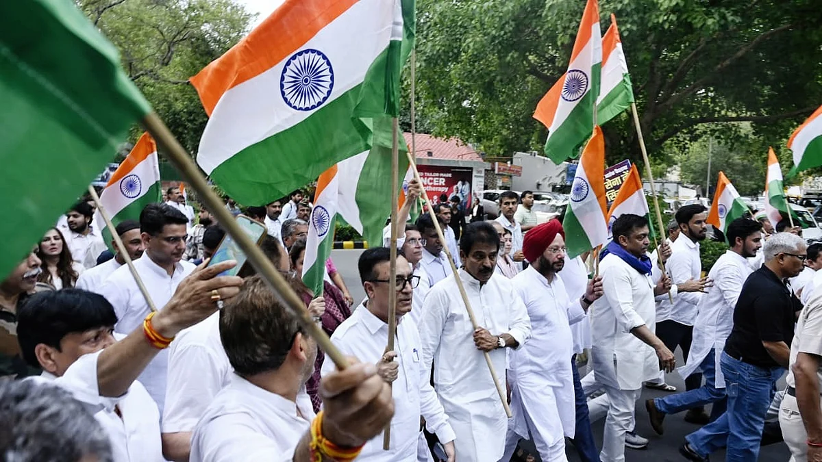Sachin Pilot, Ajay Maken, K.C. Venugopal and others in the Delhi Jai Hind Yatra (photo: Vipin/NH)