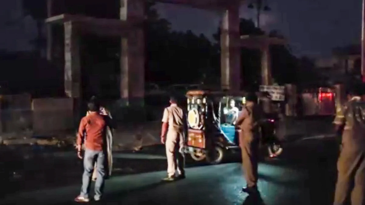 Blackout in Punjab amid India-Pak tensions, 8 May 2025 (photo: PTI)