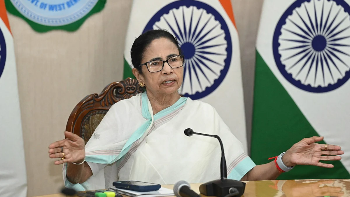 Mamata Banerjee addresses a press conference at Nabanna on 7 May (photo: PTI)
