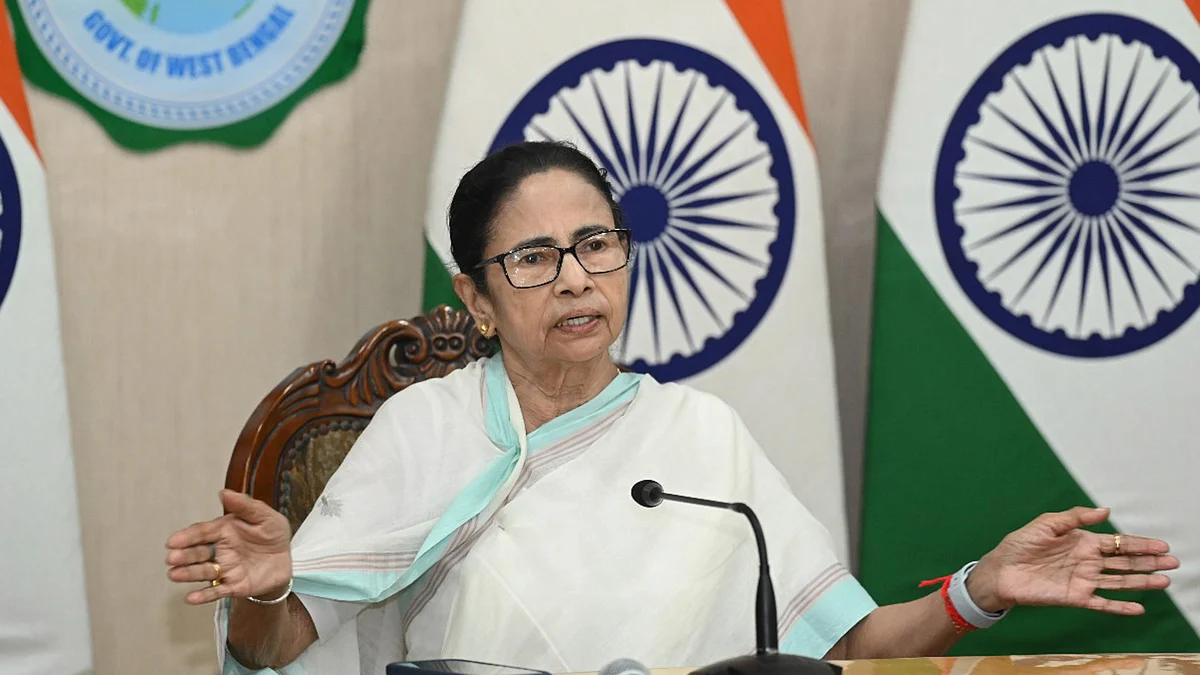 Mamata Banerjee addresses a press conference at Nabanna on 7 May (photo: PTI)