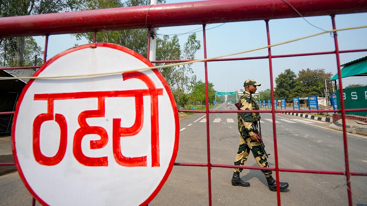 A BSF jawan guards Integrated Check Post near Attari-Wagah border on 9 May (photo: PTI) 