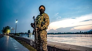 A paramilitary jawan near the Dal Lake in Srinagar amid soaring India–Pakistan tension