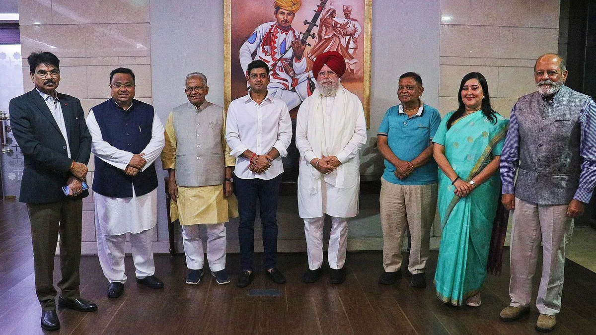 The second delegation is led by Shiv Sena MP Shrikant Shinde (photo: IANS)