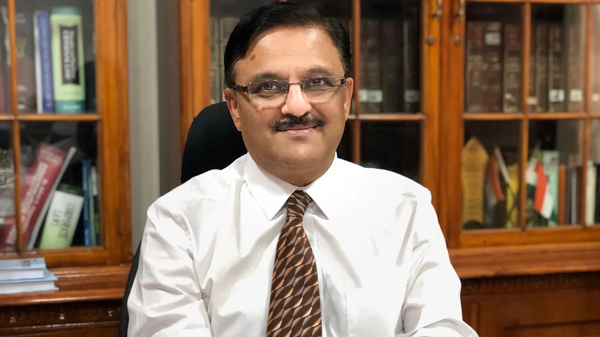 Former Justice Abhay S. Oka (photo: @barandbroken/X)